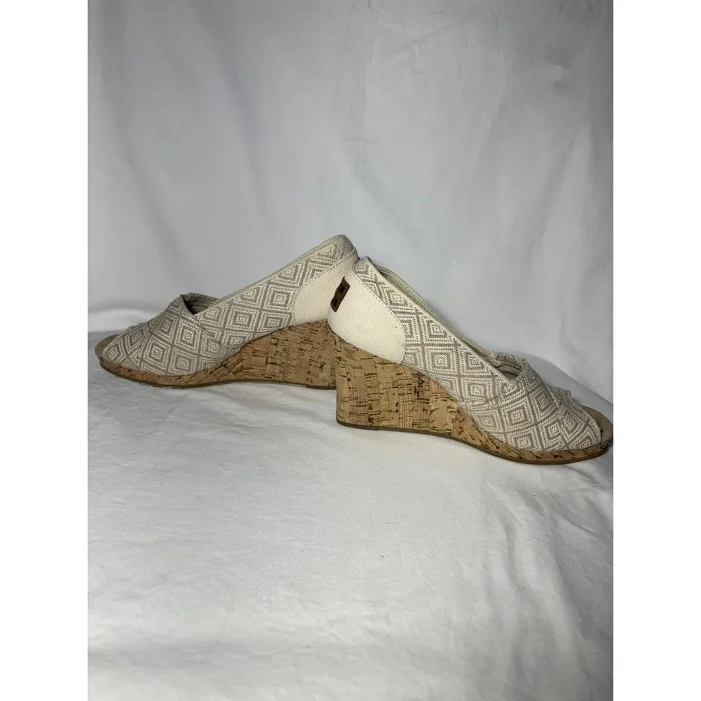 TOMS Tan Canvas Wedge Heel Shoes Open Peep Toe‎ Cork Heel Size 8 EUC S6